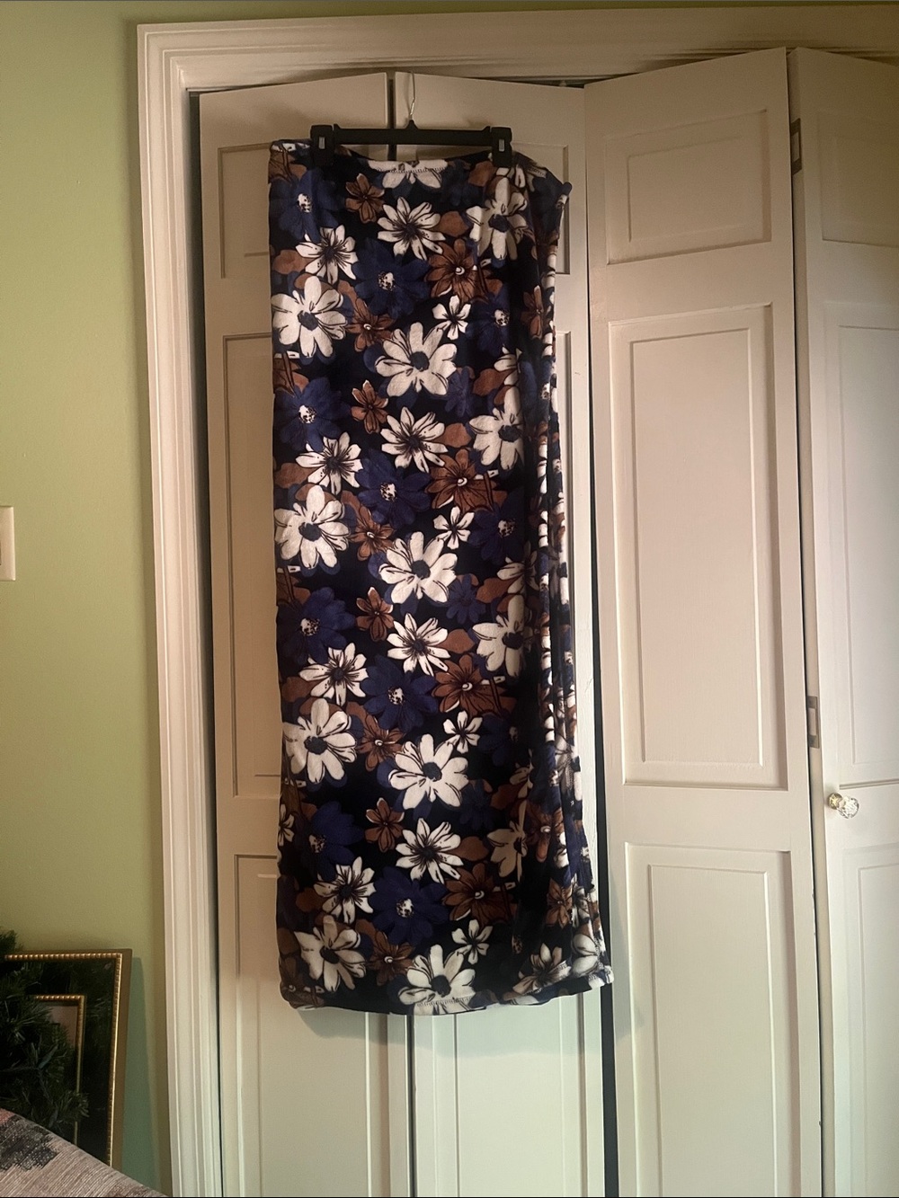 Vera Bradley Navy Floral Maxi Skirt with Brown & White Blooms